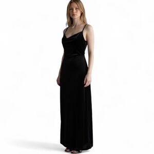 Maxi Black Velvet Dress by TAYLOR Size 4 that runs Large